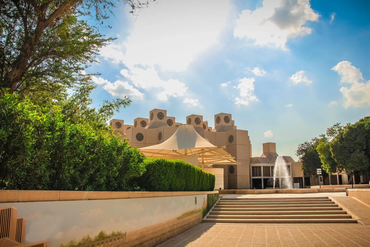 UNIVERSITY OF COMMERCE & MANAGEMENT